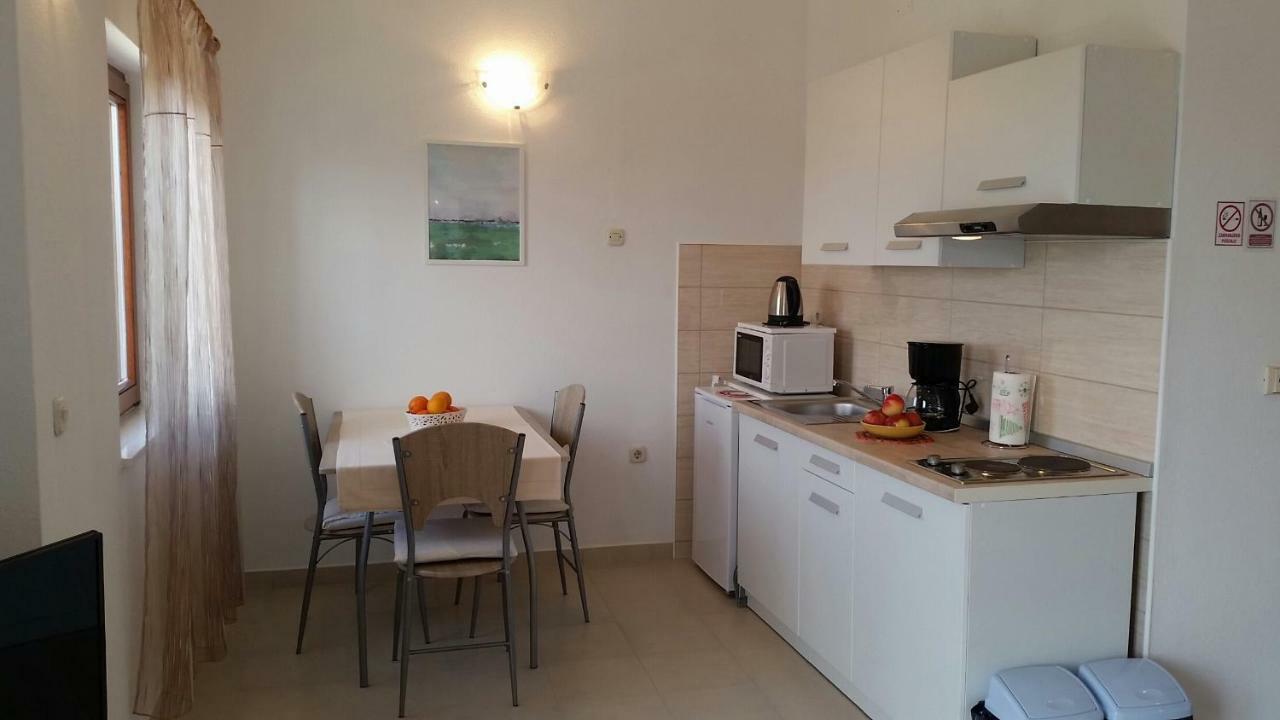 Apartman Ivanica Jezera Eksteriør billede