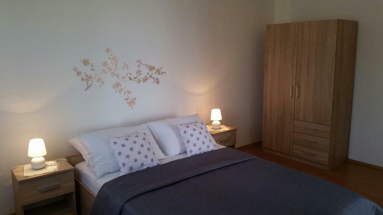 Apartman Ivanica Jezera Eksteriør billede